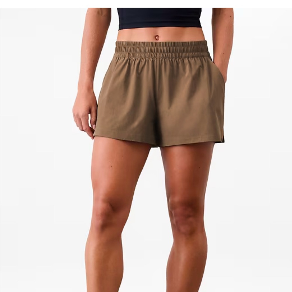 Athleta Weekender Shorts 3” NWT